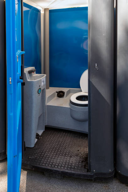 Best Porta potty delivery and setup  in Fern Prairie, WA